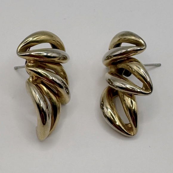 VINTAGE Gold-Tone Stationary Link Earrings - Picture 5 of 11